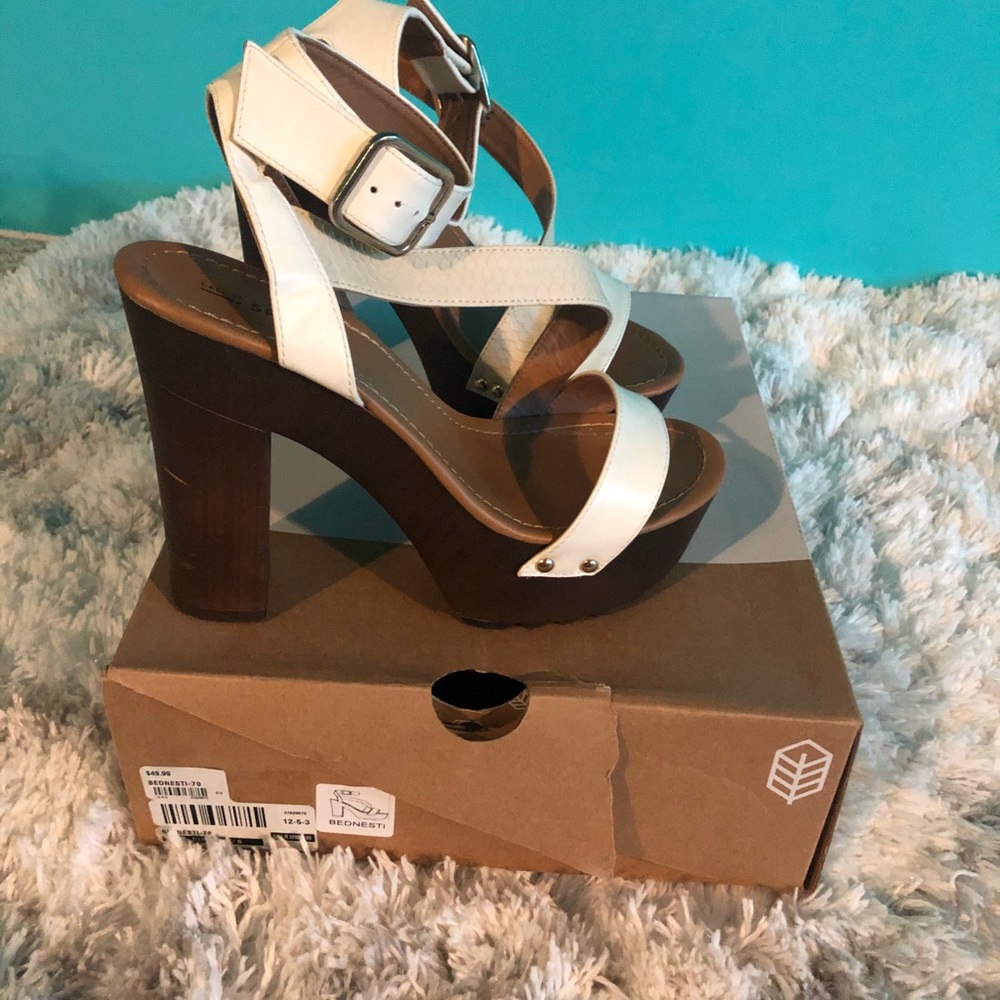 Women’s shoes